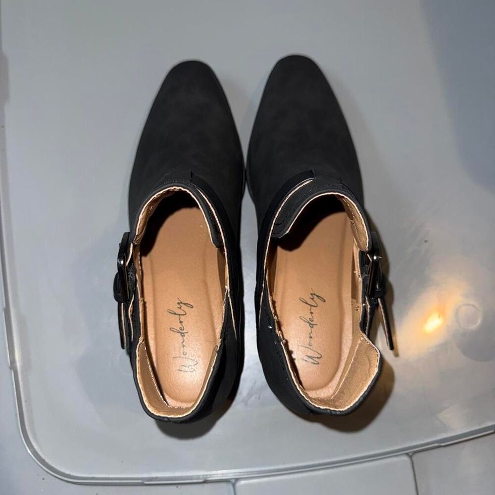 Wonderly Women's Black Mules